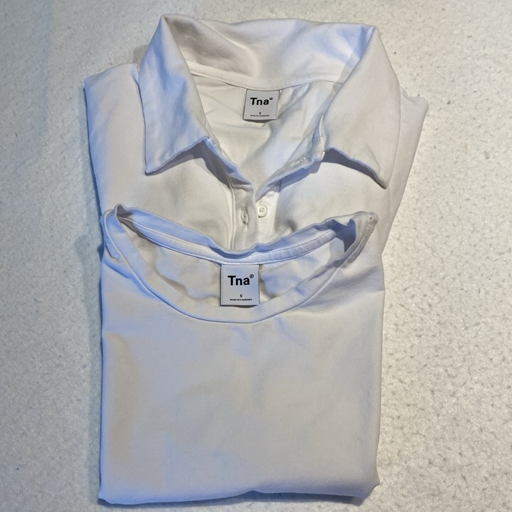 2 X TNA CROPPED WHITE TEE and WHITE CROPPED COLLARD SHIRT SIZE S .